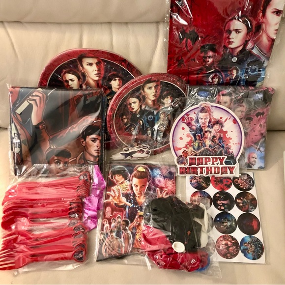 **SOLD Stranger Things Themed Party Package for your next Birthday! 139 pieces - Picture 9 of 9